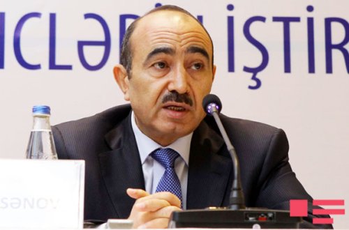 Prezident köməkçisindən manat