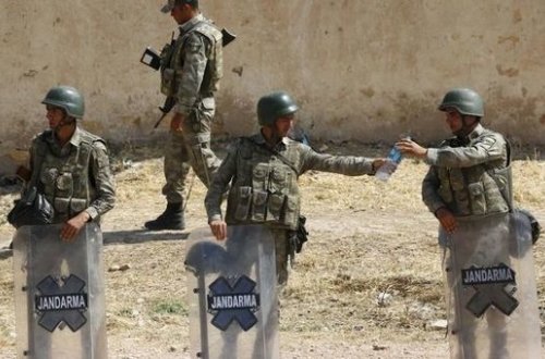 Türkiyədə terrorçuların hücumu zamanı beş əsgər həlak olub