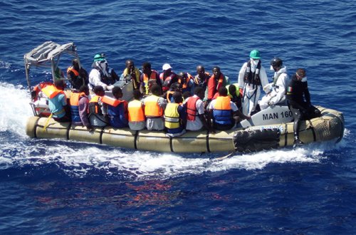 Miqrantlarla dolu gəmi batdı