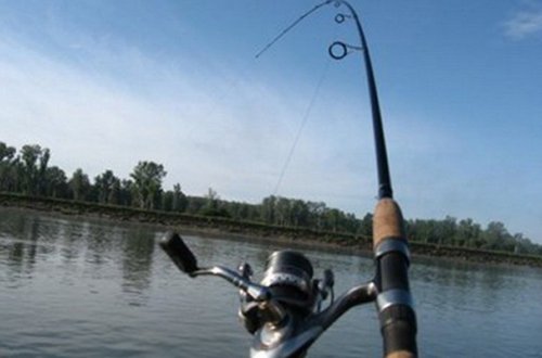 Balıq tutanda yıxılıb öldü