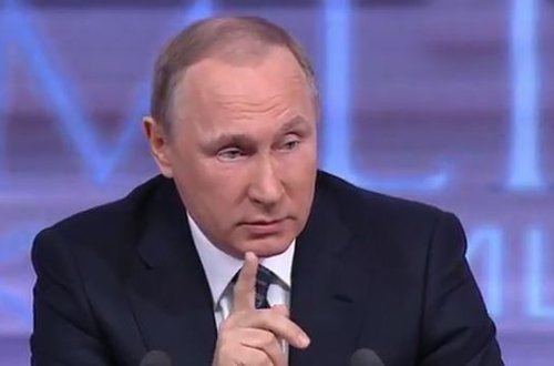 Putin mətbuat konfransına lətifə ilə başladı
