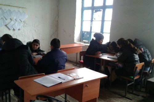 Bu məktəb mal təzəyi ilə qızınır