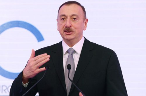 İlham Əliyev həmkarlarını təbrik etdi