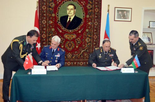 Azərbaycan və Türkiyə arasında hərbi sahədə sənəd imzalandı