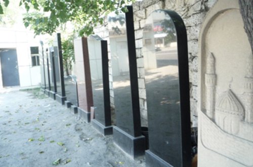 Dəbdəbəli qəbir daşlarına son