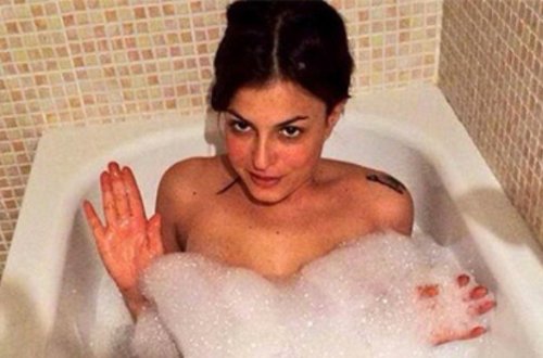 Məşhur porno ulduz futbola girişdi