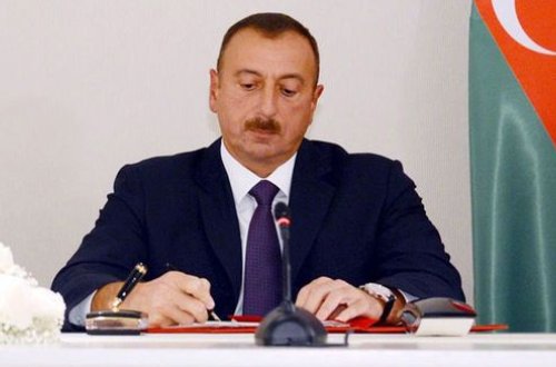 İlham Əliyev FHN əməkdaşlarına ali rütbə, orden və medallar verdi