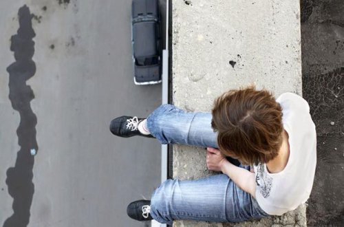 Oteldəki intiharın yeni