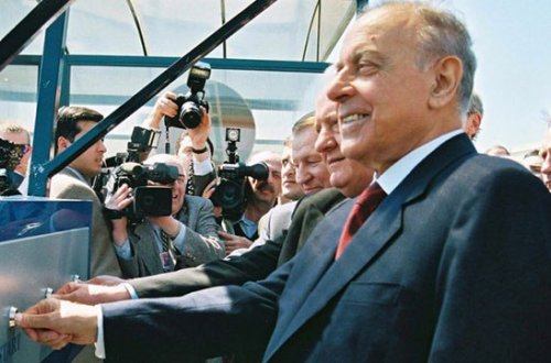 O, Heydər Əliyevdir...