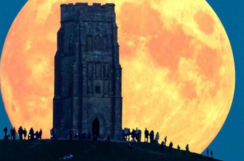 2015-ci il Feysbuk-un gözü ilə