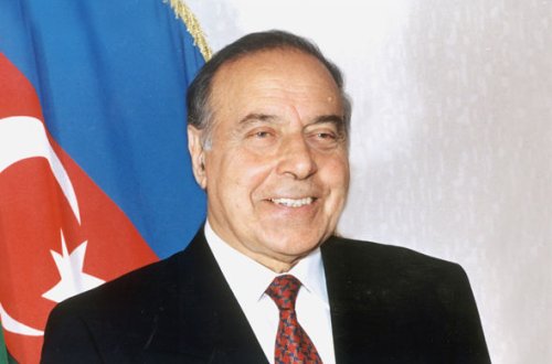 Heydər Əliyevin vəfatından 12 il keçir