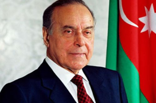 Buxarestdə ümummilli lider Heydər Əliyev anıldı