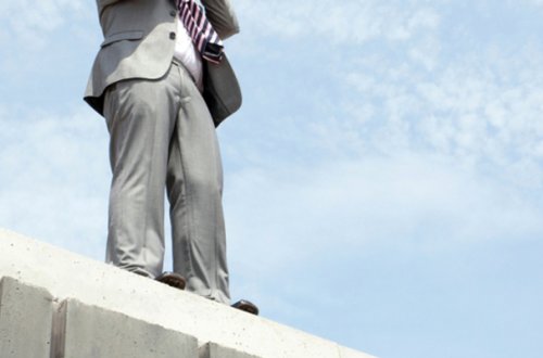 Azərbaycanda hoteldə intihar