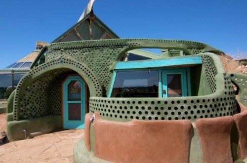 Amerikada zibildən evlər tikilir