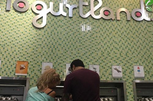 İranlı ermənini İnstagram-da keçmək istəyir