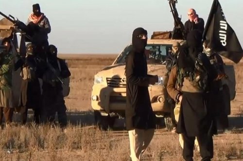 Ər Rəmadidə mühasirəyə alınan İŞİD terrorçuları şəhərə gedən sonuncu körpünü partladıblar