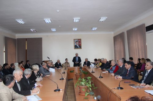 Heydər Əliyevin xatirəsi AMEA Fəlsəfə və Hüquq İnstitutunda anılıb