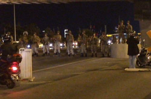 Ərdoğanı öldürmək istəyən hərbçilər adada gizləniblər