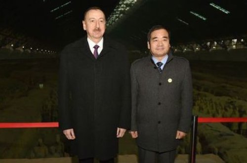 İlham Əliyev Terrakota Ordusu Muzeyi ilə tanış olub