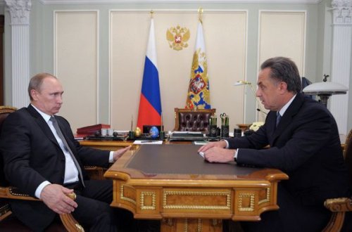 Putin Mutkoya ingilis dilini öyrənmək üçün kitab bağışladı