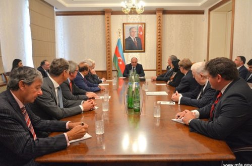 Məmmədyarov Britaniyalı parlamentariləri qəbul edib