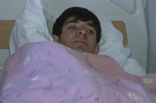 Ana ilə qızı 17 yaşlı oğlanı qanına qəltan etdilər