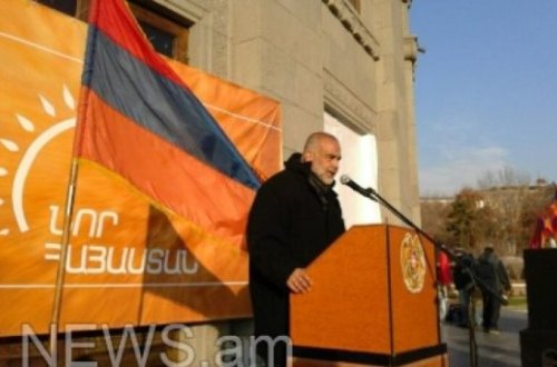 İrəvan ayağa qalxdı, etirazlar başladı