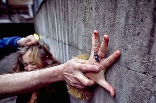 Bakıda qadını zorlamaq istəyən şəxs tutuldu