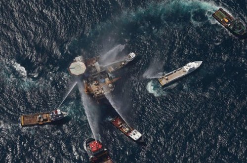 SOCAR: Dənizin üzərində gödəkçələr tapılıb