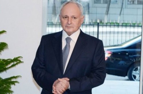 Nazir yanğında yaralananlara baş çəkdi