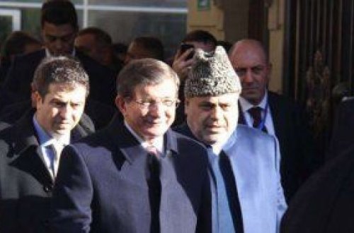 Davudoğlu Bakıda cümə namazında