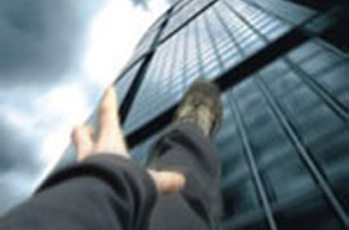 Bakı sakini 9-cu mərtəbədən yıxılaraq ölüb