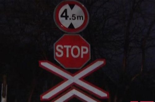 Bakıda 24 yaşlı qızı qatar vurdu