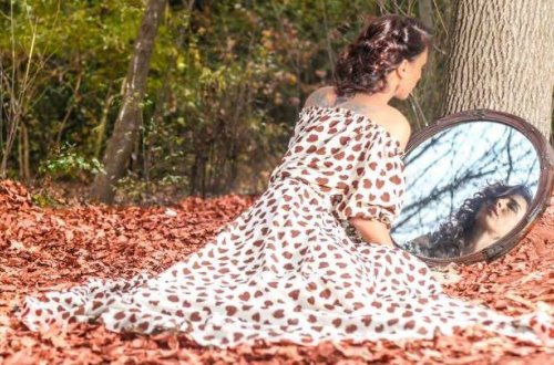 Azərbaycanlı rəqqasədən meşədə cazibədar