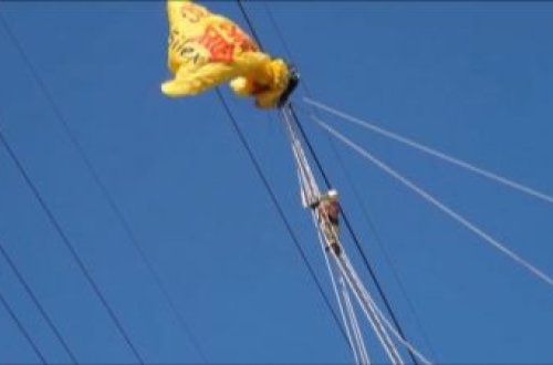 Paraşütlə yüksək gərginlikli elektrik xəttinin üzərinə düşdü və...