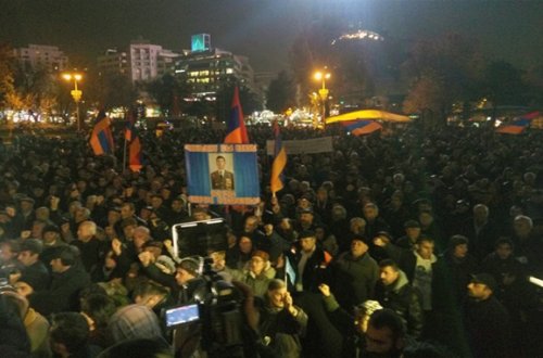 Ermənistan müxalifəti ayağa qalxdı
