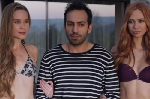 Məşhur serial bikinili səhnəyə görə cəzalandı