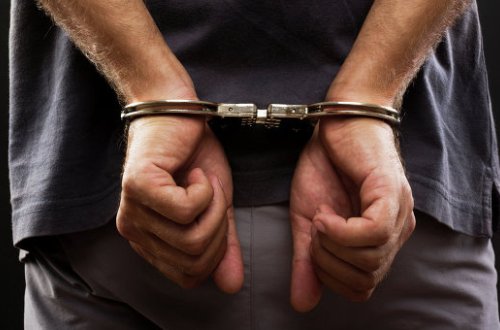 Göyçayda mənzilə silahlı basqın edən 4 maskalı şəxsdən ikisi tutulub