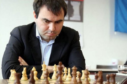 Məmmədyarov dörd pillə irəlilədi