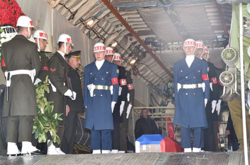 Türkiyə ölən pilotun cəsədini Rusiyaya təhvil verdi...