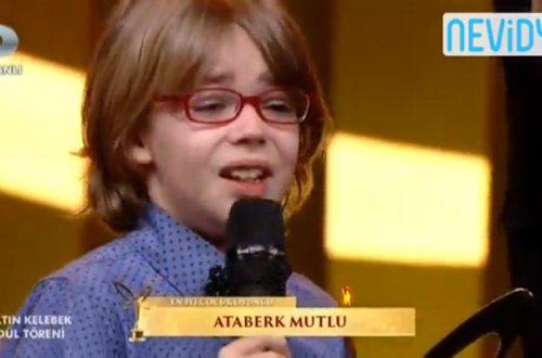 10 yaşı var, Türkiyənin ən məşhur aktyorudur