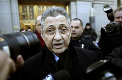 ABŞ-da spikerin adı milyonlarla rüşvət qalmaqalında