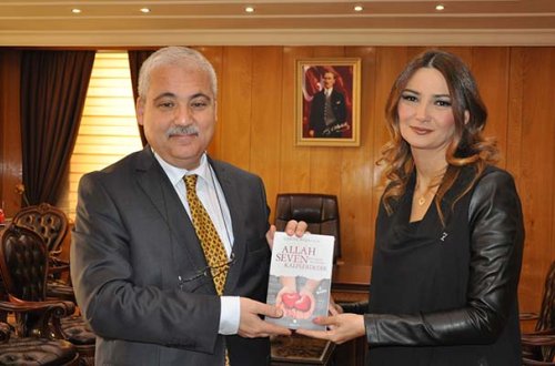 Qənirə Paşayev vali ilə görüşdü