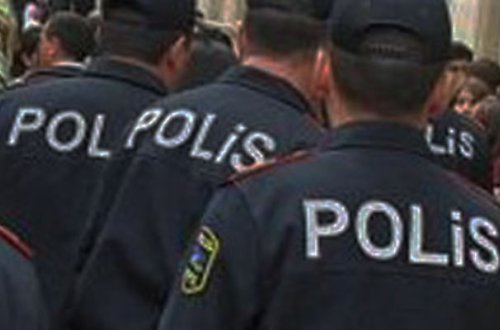 Yol polisi əməkdaşını maşın vurdu
