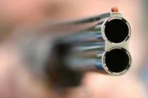 Tüfənglə yoldaşını yaraladı, özünə bıçaqla xəsarət yetirdi