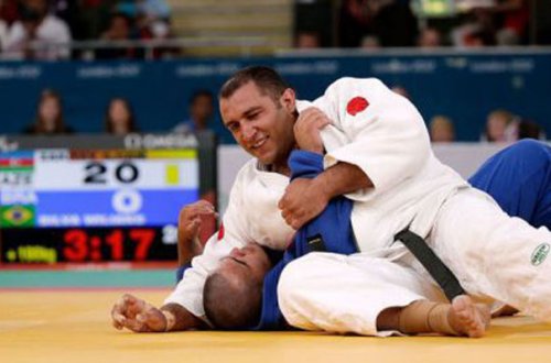 İlham Zəkiyev Avropa çempionu oldu