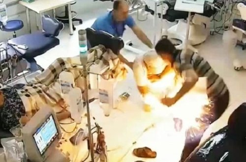 Xəstələrin üstünə benzin töküb yandırdı