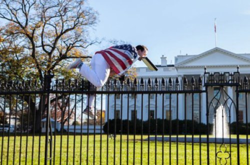 Ağ evdə qorxulu anlar