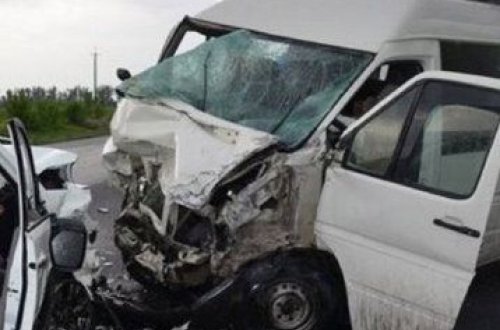 Gəncədə qəza zamanı yaralanan 20 sərnişinin şəxsiyyəti məlum oldu