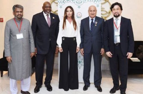 Mehriban Əliyeva ISESCO-nun baş direktoru ilə görüşdü